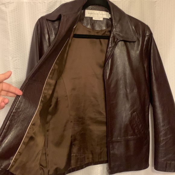 Woman’s Leather Jacket - Picture 4 of 10